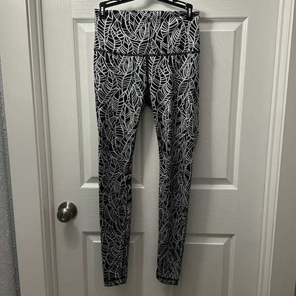 Lululemon legging - Picture 1 of 2